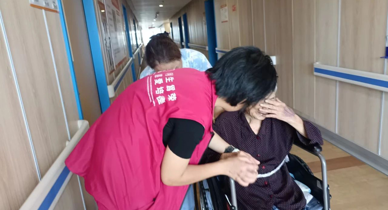 荣基金成都 | 以爱为灯，照亮生命来路与归途